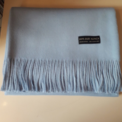 100%Baby Alpaka,wolldecken,200x180 cm ,hellblau und natur farben